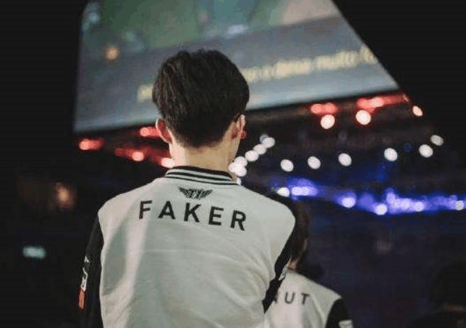 Team WE 教练：像今天这样对线都对不了的话就很难赢